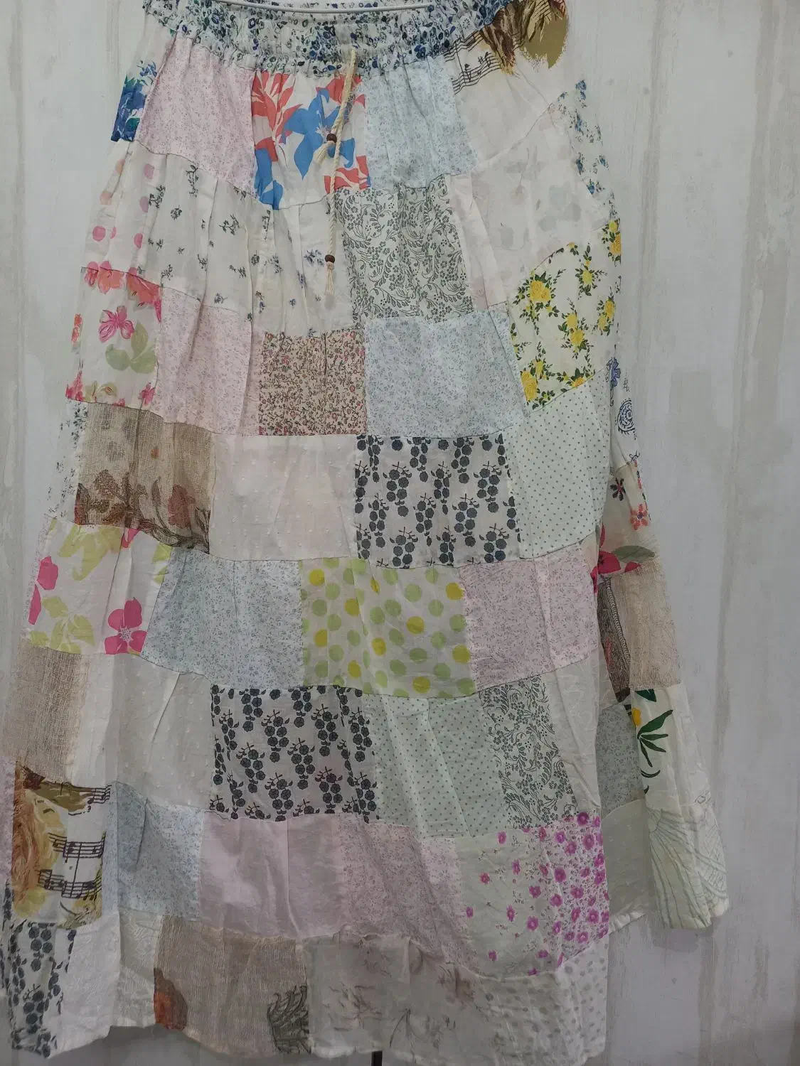 دامن|لباس|تهران, اتابک|دیوار