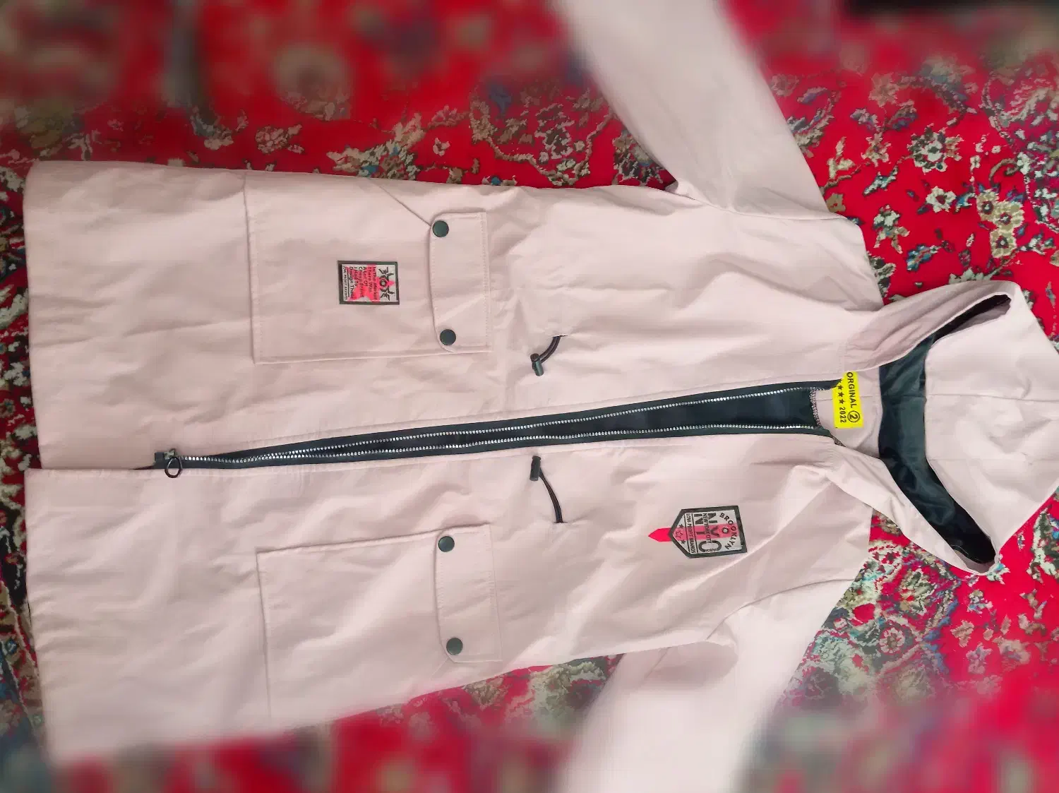 کاپشن|لباس|سبزوار, طبرسی (جعفرآباد)|دیوار