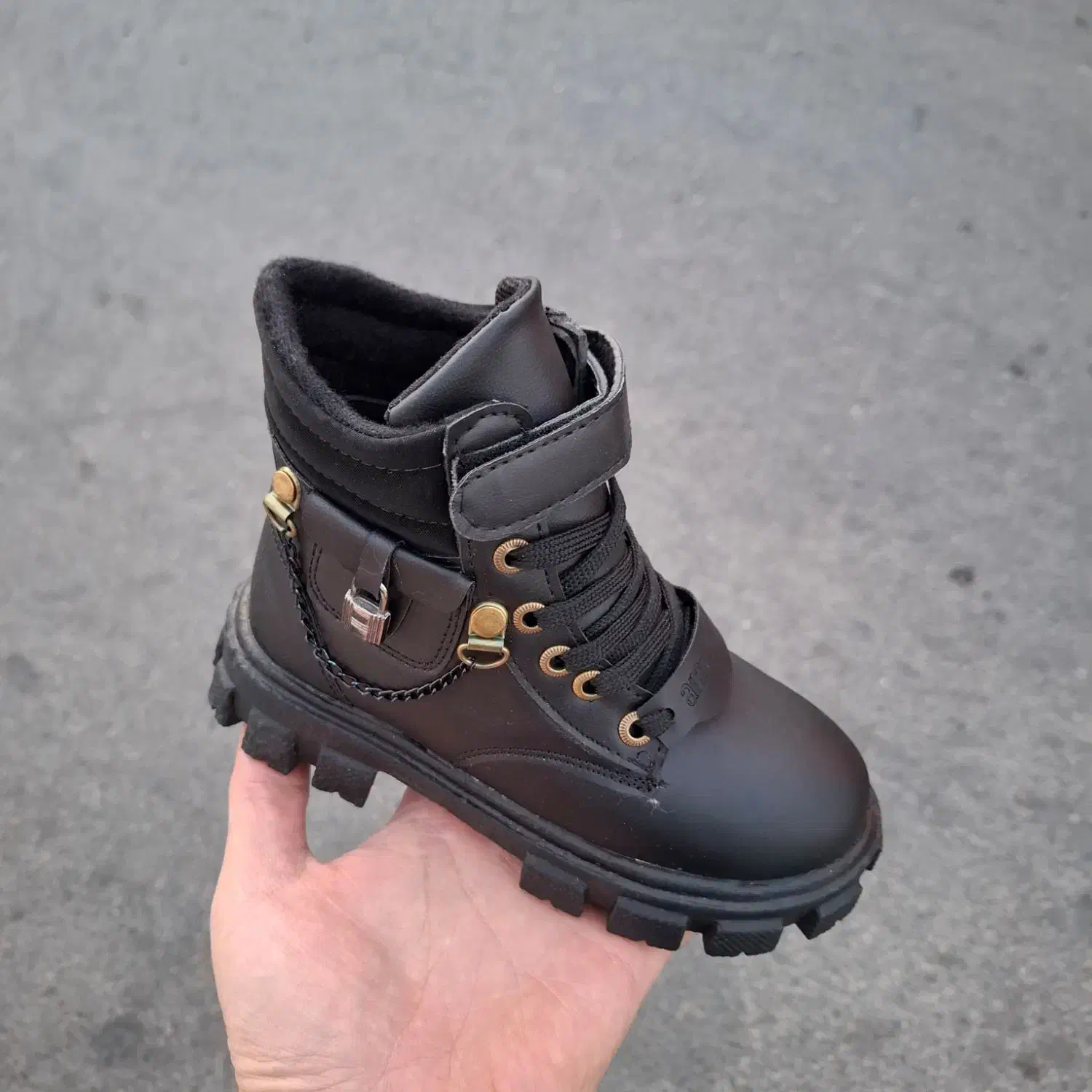 نیم بوت بچگانه قفلی (کفش یاسین محمدی)|کفش و لباس بچه|قم, شهرک مهدیه (مدرس)|دیوار