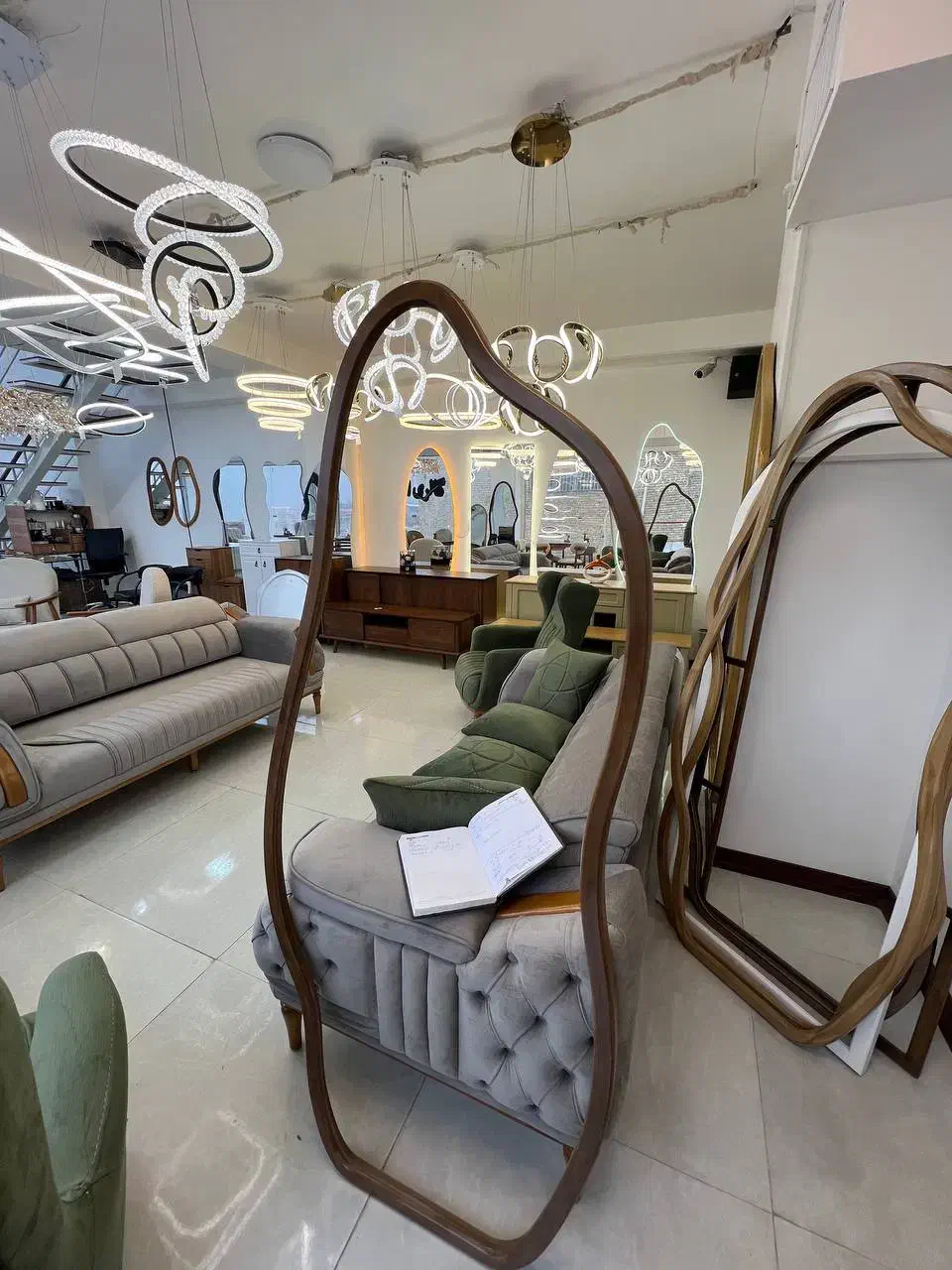 آینه چوبی فرم دار فقط۱۹۰۰ تخفیف شب یلدایی|آینه|همدان, |دیوار