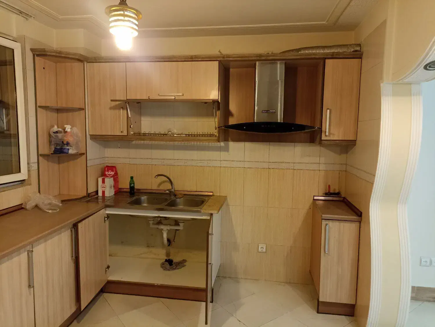 فروش کابینت به همراه سینک دو لگنه، شیر، هودو جزیره|هود|گلپایگان, |دیوار