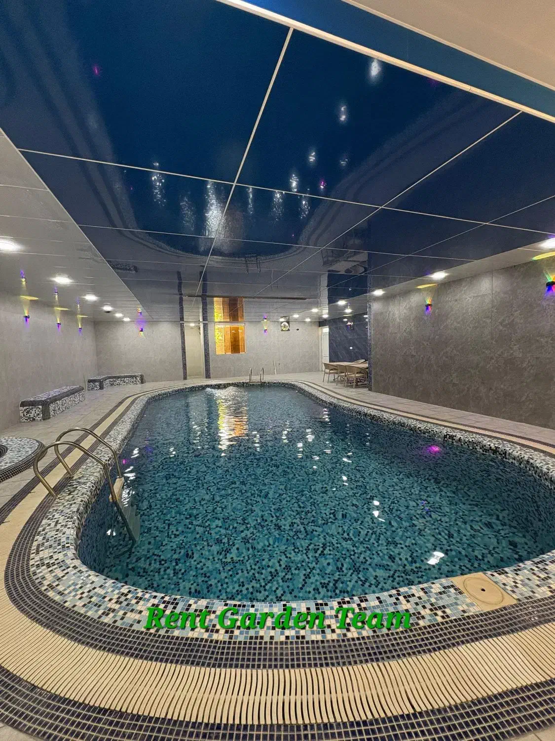 کد ۰۸۴ ، استخرابگرم جکوزی ، تیم رنت گاردن|اجارهٔ کوتاه‌مدت ویلا و باغ|شیراز, گویم|دیوار