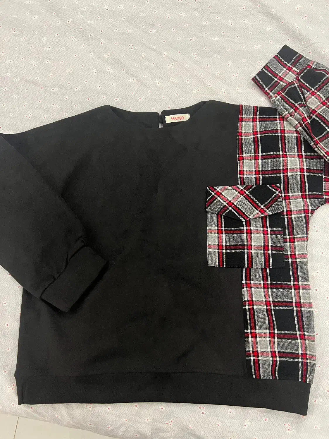 تعدادی لباس زنانه|لباس|گنبد کاووس, |دیوار