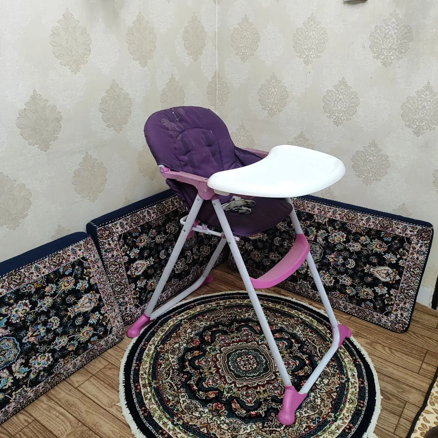 صندلی غذای کودک|تخت و صندلی بچه|باقرشهر, |دیوار