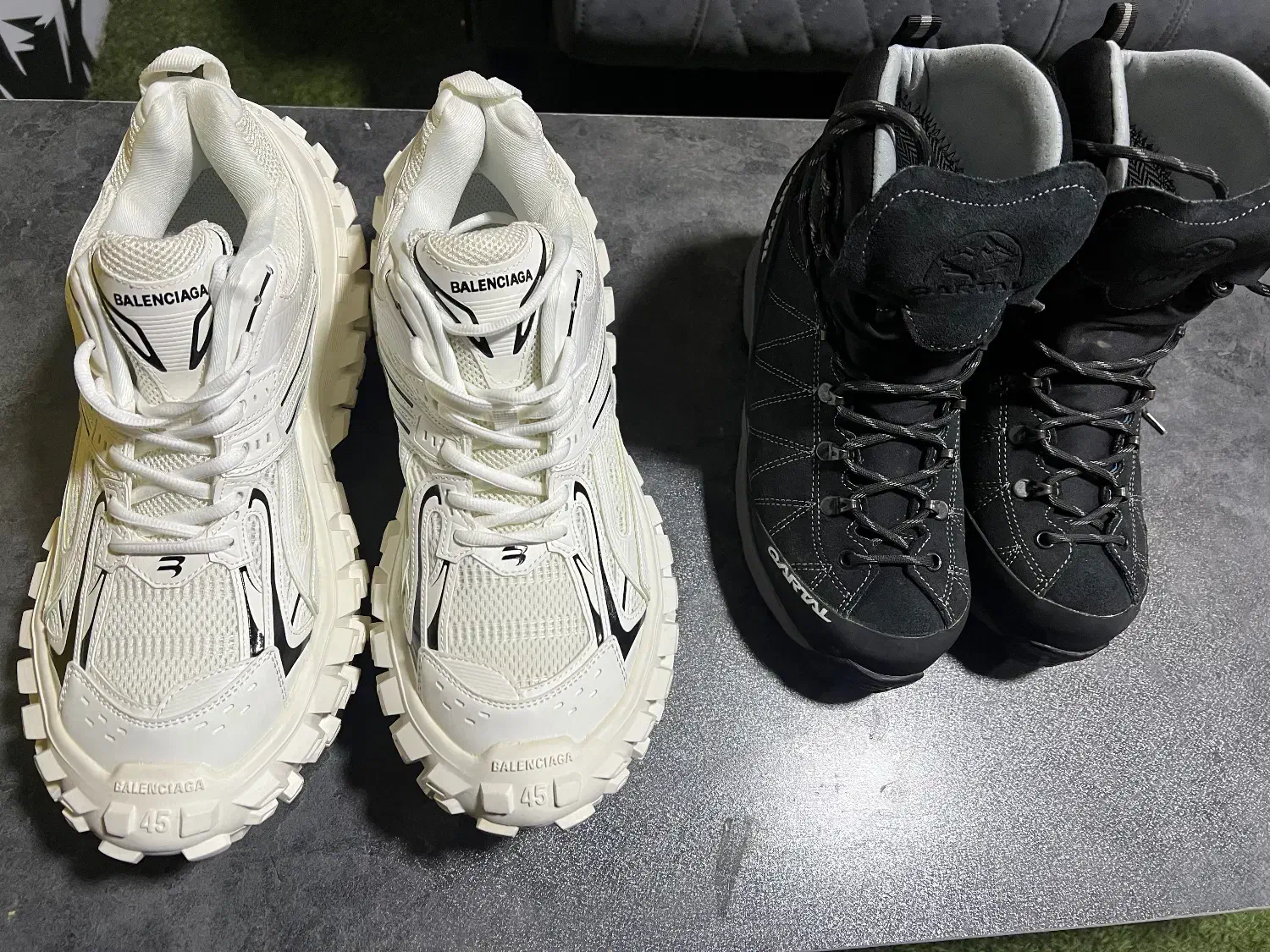 دو جفت کتانی اَصل و کاملاً سالم اکبند|کیف، کفش، کمربند|کرج, شهرک بنفشه|دیوار