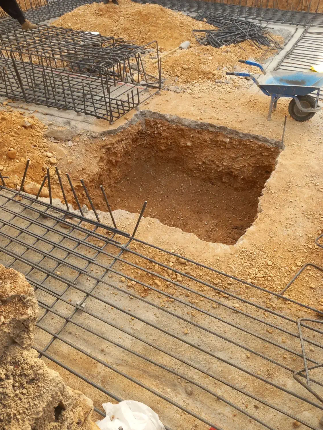 چاه کن فاضلاب و آسانسور|خدمات پیشه و مهارت|یاسوج, |دیوار