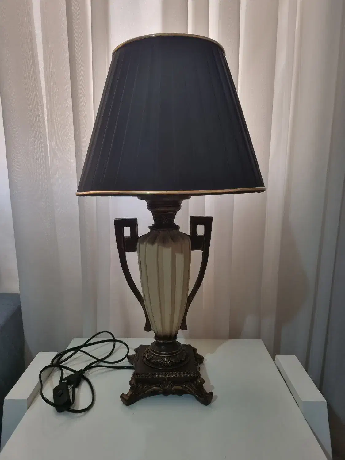 آباژور|چراغ خواب و آباژور|هشتگرد, شهرک بعثت|دیوار