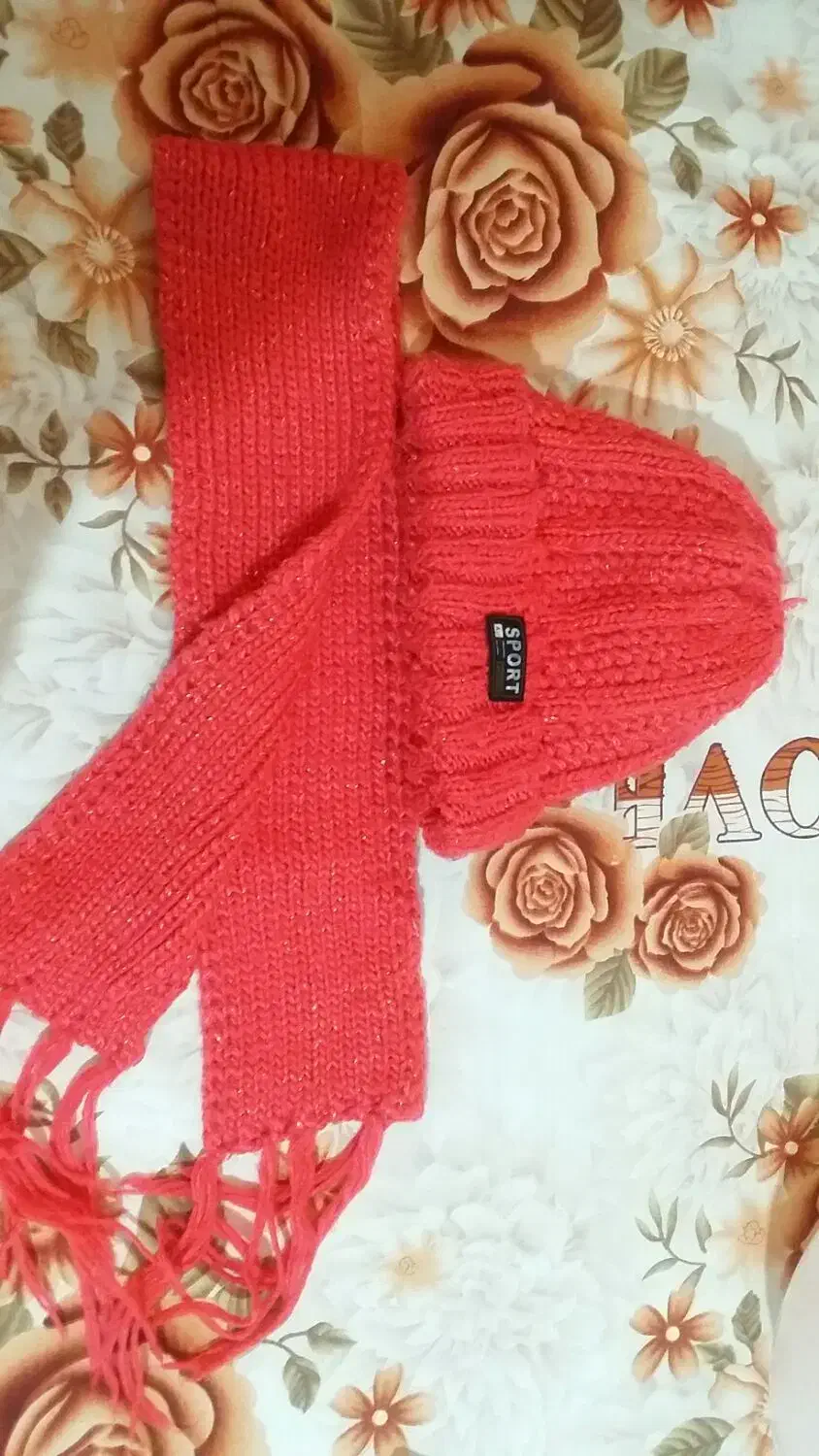 تعدادی کلاه بچه گانه|کفش و لباس بچه|زنجان, |دیوار