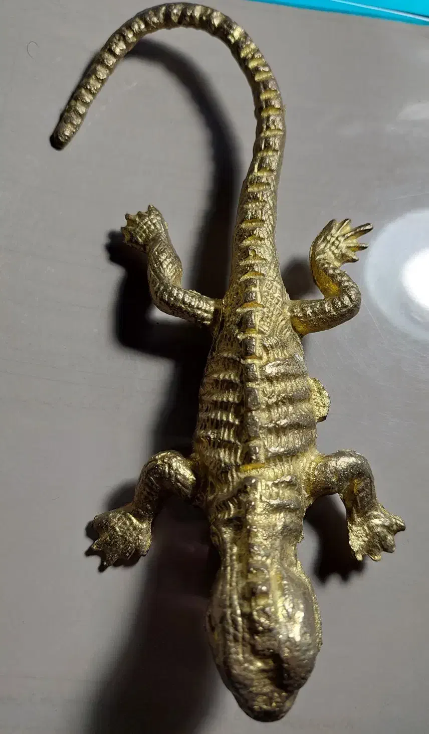 مجسمه برنجی مارمولک|مجسمه، تندیس، ماکت|تهران, خواجه نظام الملک|دیوار