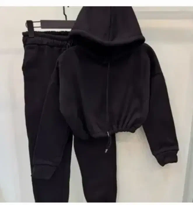 یک عدد سوییشرت شلوار و یک سوییشرت تک کاملاا نو|لباس|شیراز, مسکن مهر شیراز|دیوار