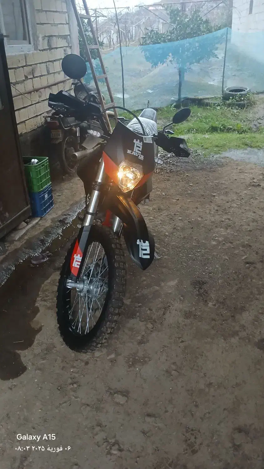 ۲۵۰ T2|موتورسیکلت|لیسار, |دیوار