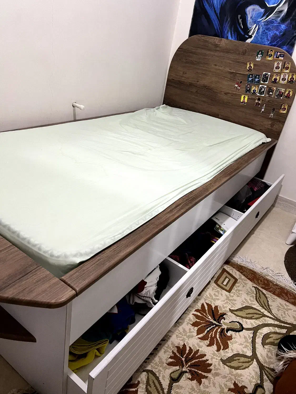 سرویس تخت و کمد نوجوان کاملا نو|تخت و سرویس خواب|وحیدیه, |دیوار