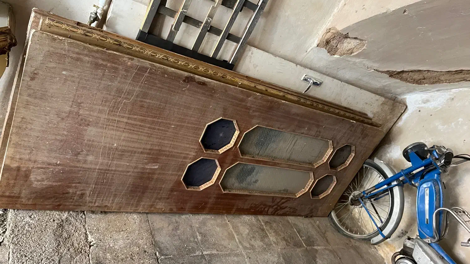 درب قدیمی|مصالح و تجهیزات ساختمان|بیرجند, |دیوار