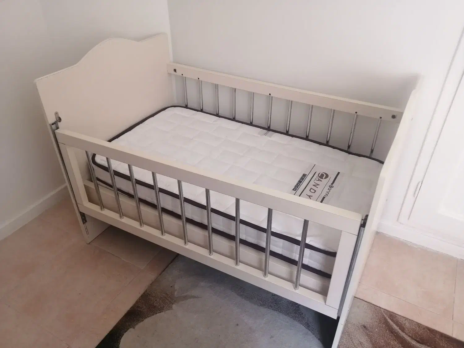 تخت کودک|تخت و سرویس خواب|اصفهان, سیچان|دیوار