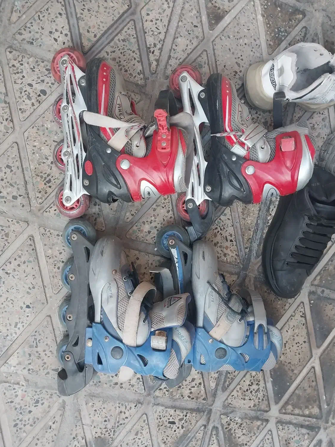 دو جفت اسکیت در حد نو|دوچرخه، اسکیت، اسکوتر|ایلام, |دیوار