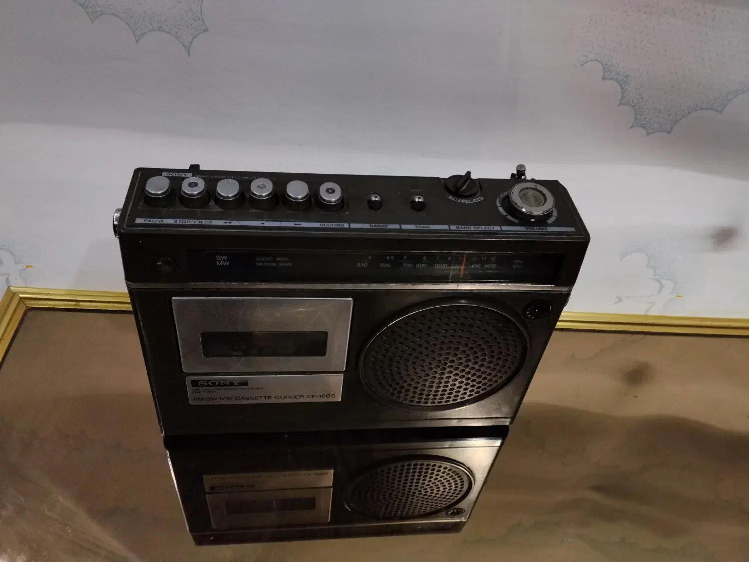 رادیو ظبط سونی قدیمی|کلکسیون اشیاء عتیقه|قرچک, میرزائی شمالی|دیوار