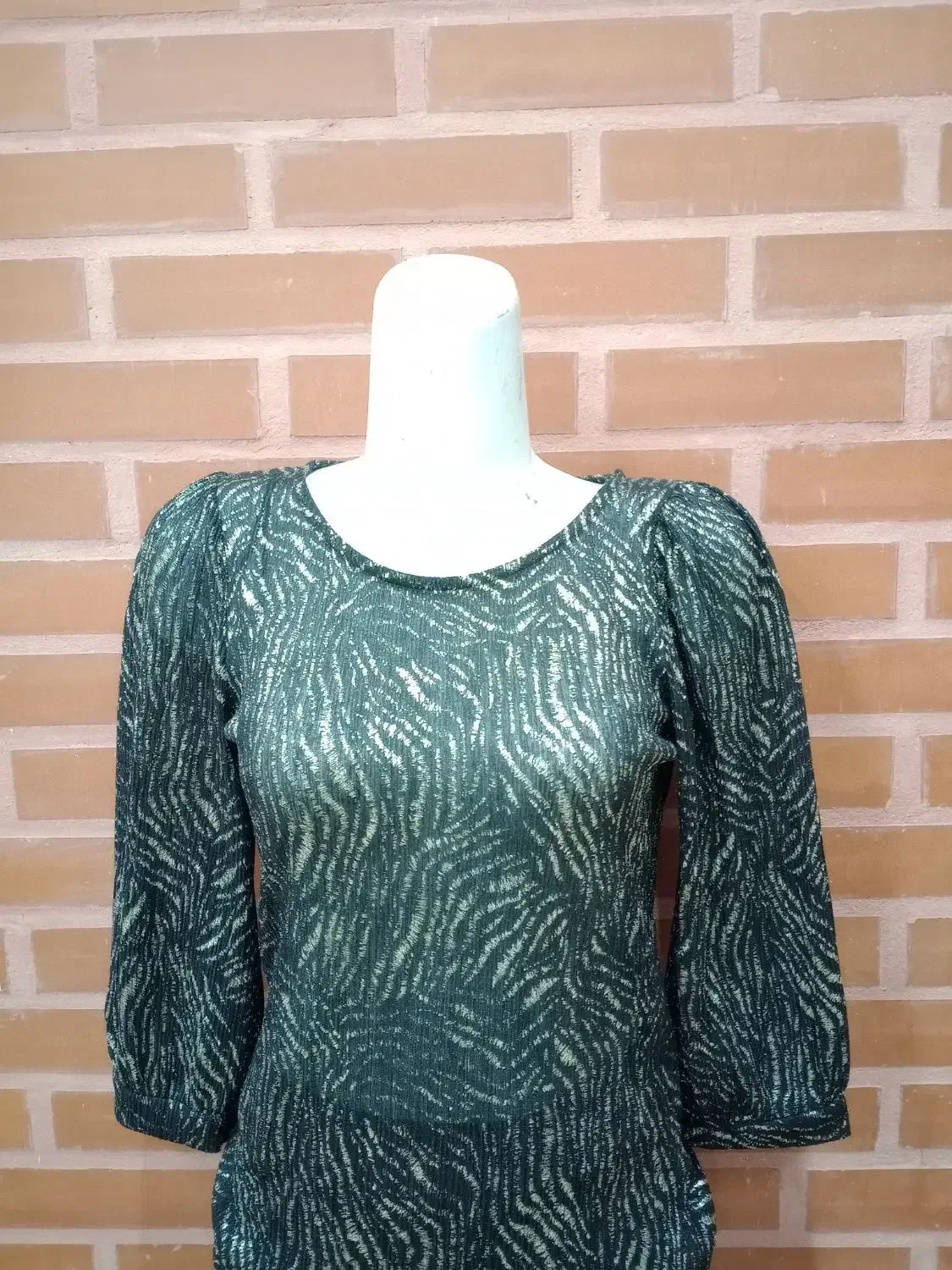 خاصترین لباس ها|لباس|گنبد کاووس, |دیوار