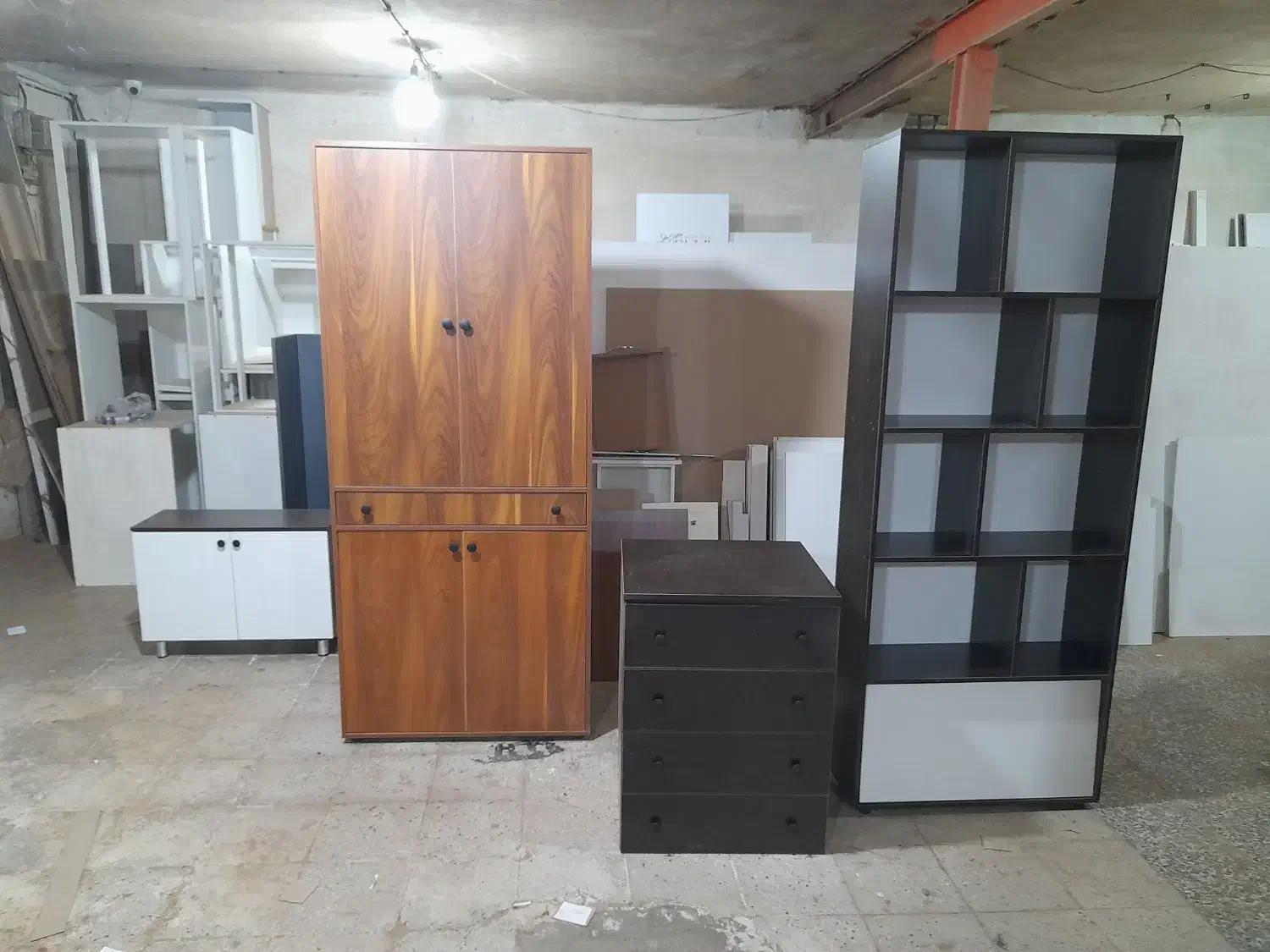 جاکفشی کمد دراور|جاکفشی، کمد، دراور|پردیس, سیاه سنگ|دیوار