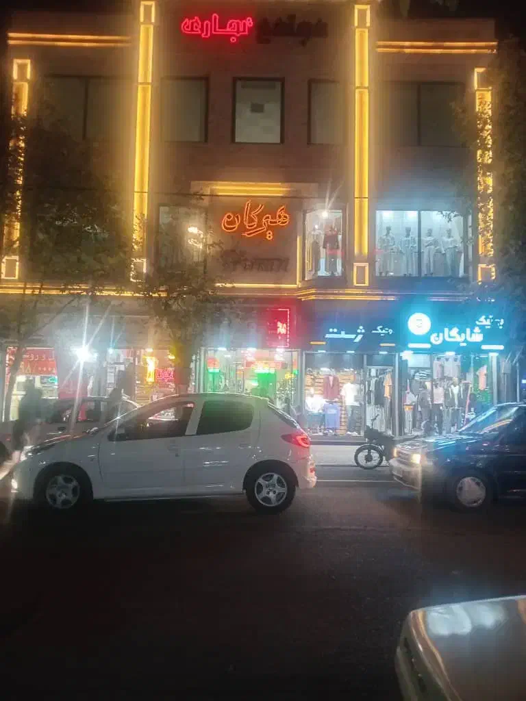 مغازه ی ۱۶متری واقع در مجتمع تجاری هیرکان|اجارهٔ مغازه و غرفه|تالش, هشتپر|دیوار