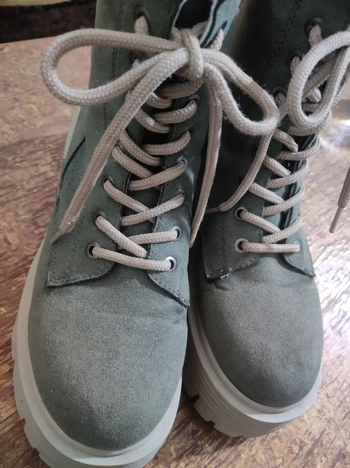 بوت چرم اِشبالت|کیف، کفش، کمربند|سیرجان, |دیوار