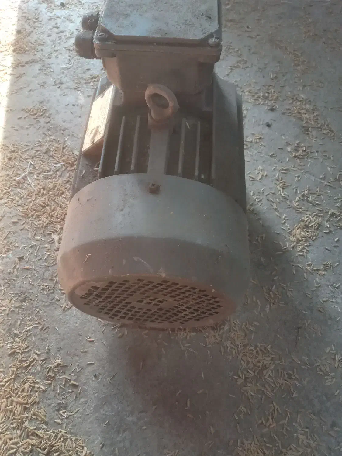 سلام دینام ۳فاز تمیز کم کاربدون تعمیر۱۲میلیون|ماشین‌آلات صنعتی|سیاهکل, |دیوار