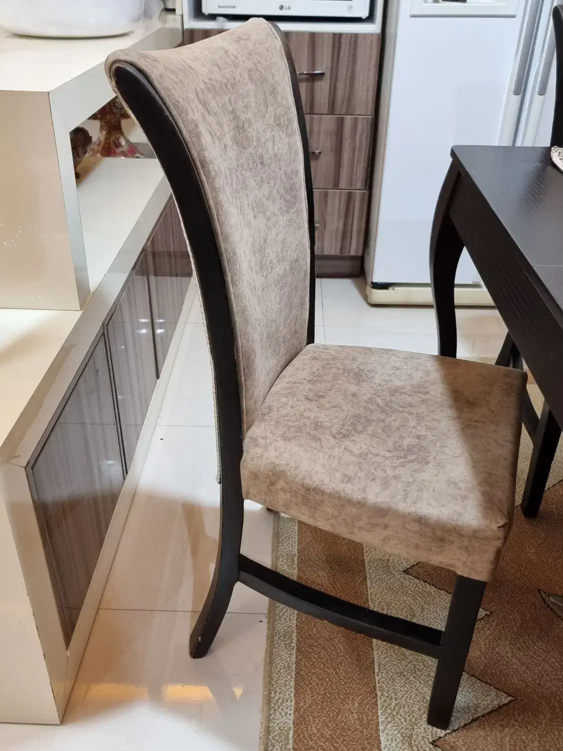 ناهار خوری چهار نفره|میز و صندلی غذاخوری|بابل, |دیوار