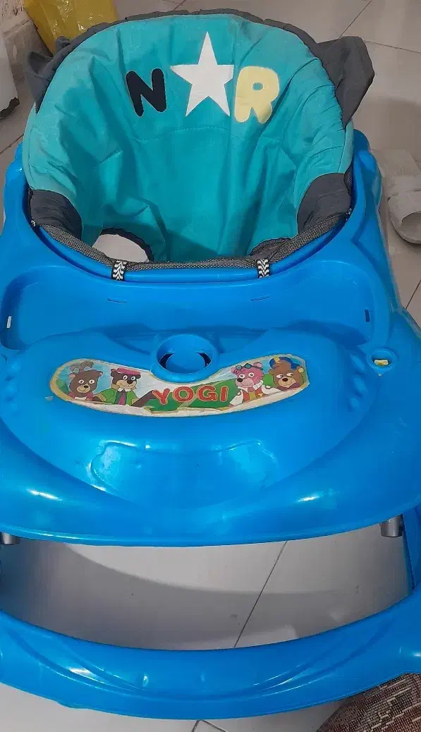 روروئک کارکرده|کالسکه و لوازم جانبی|گلبهار, شهر جدید گلبهار|دیوار