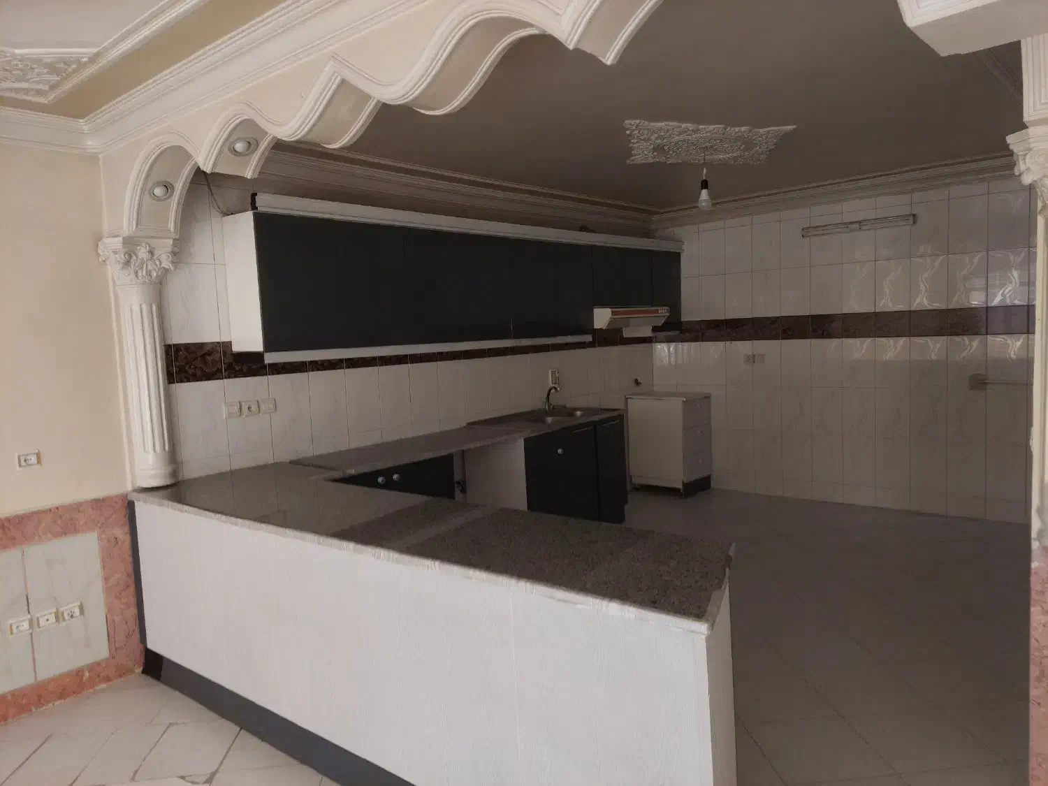 فروش فوری کابینت فلزی سالم  با رویه mdf|آب‌چکان و نظم‌دهنده ظروف|اصفهان, مهدی آباد|دیوار