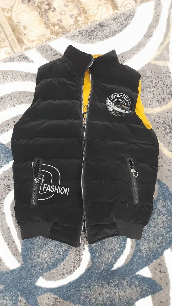 تعدادی پافر و کت به فروش می رسد|لباس|سراب, |دیوار