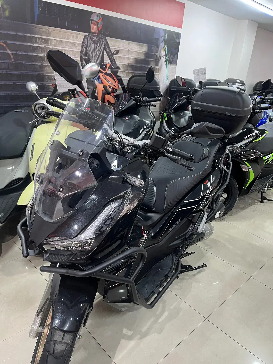 AGV|موتورسیکلت|تهران, استخر|دیوار