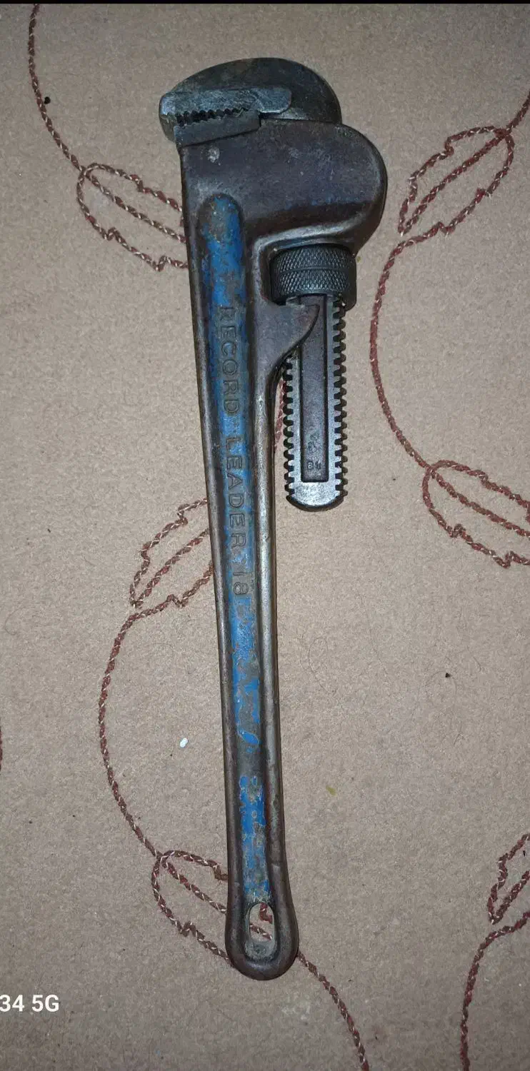 آچار لوله گیر انگلیسی زیرخاکی کلکسیونی نایاب|کلکسیون اشیاء عتیقه|عسلویه, |دیوار