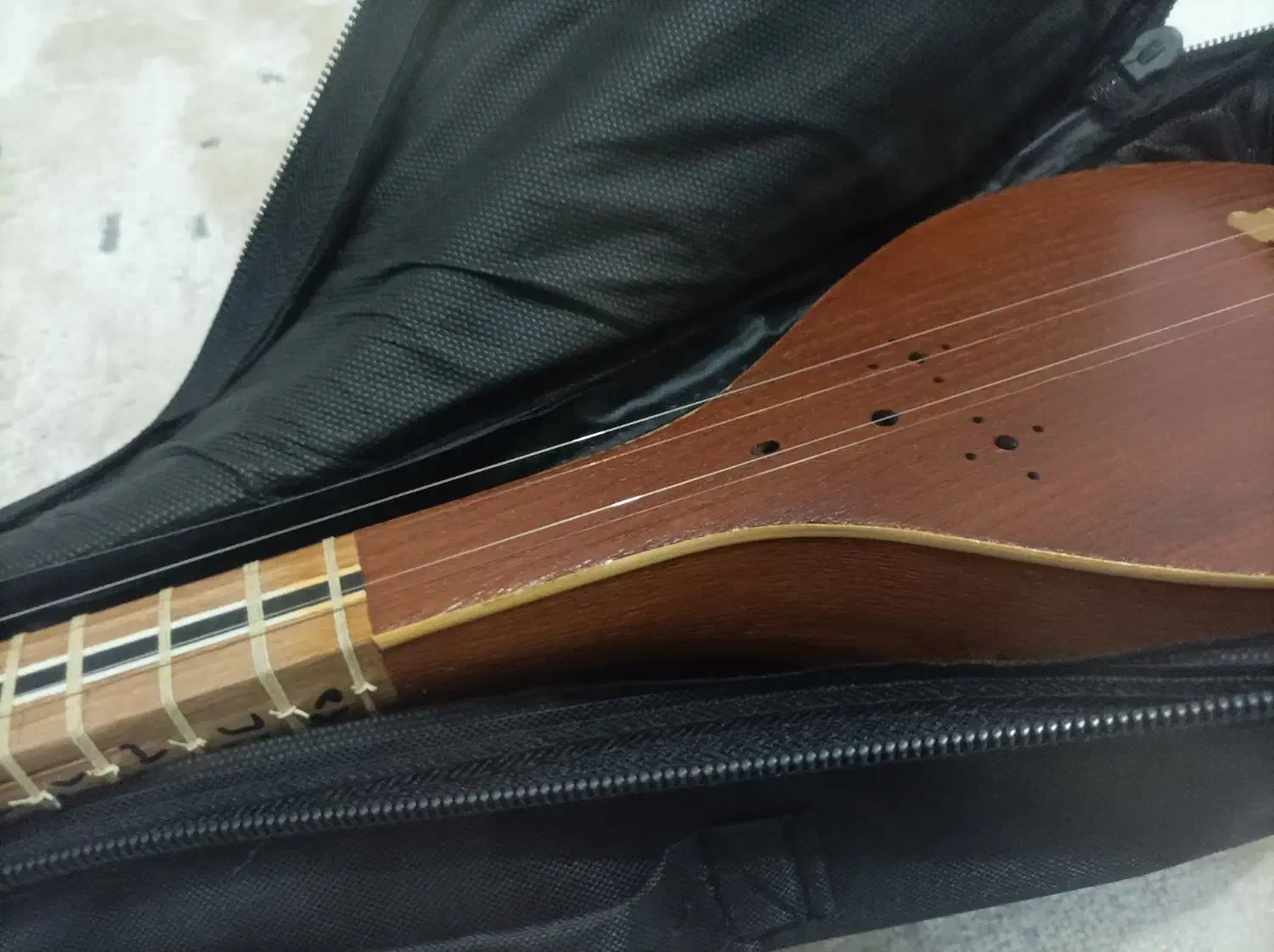 ساز سه تار|سازهای سنتی|صباشهر, |دیوار