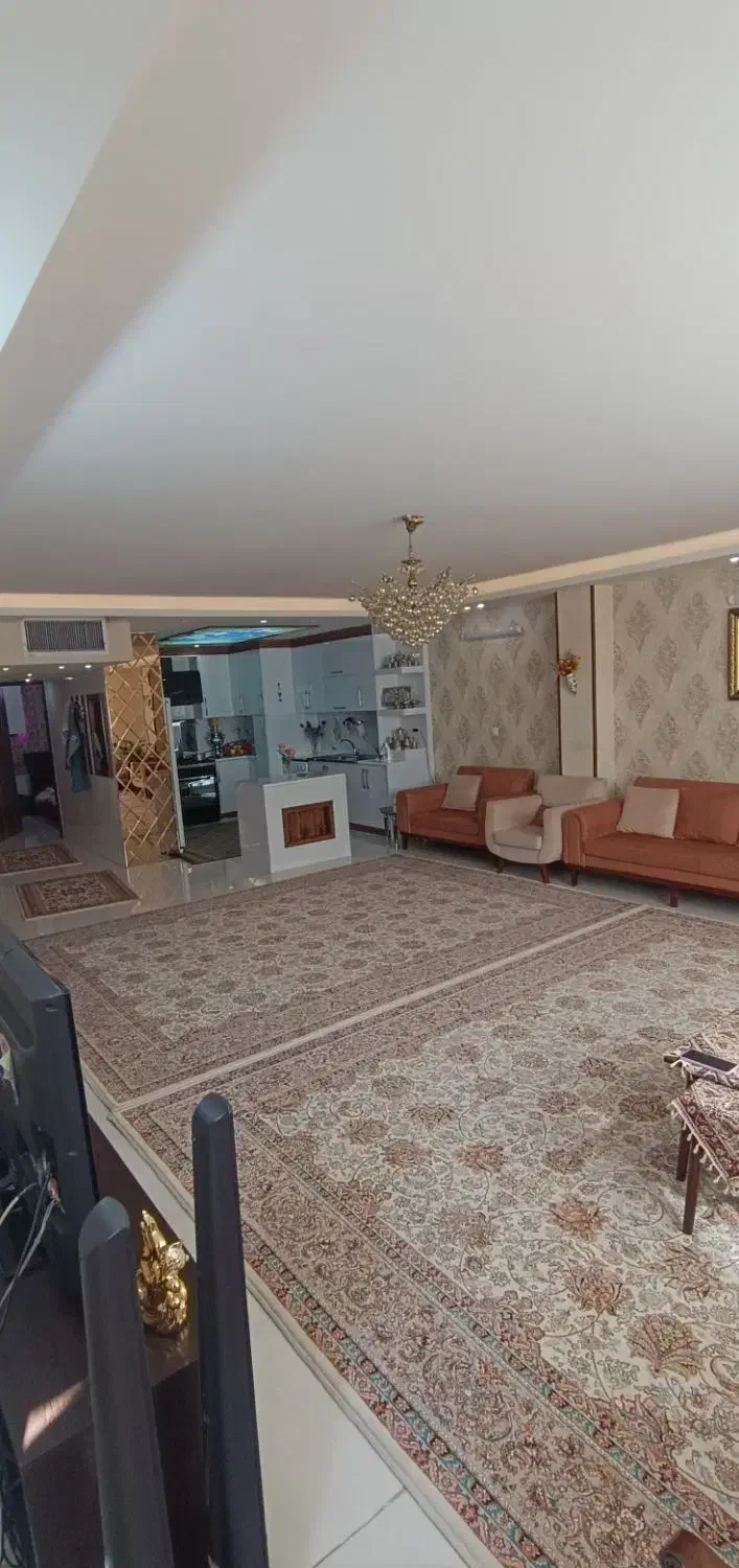 132متر/سه خواب/خوش نقشه/تک واحدی|فروش آپارتمان|اصفهان, شهرک میلاد|دیوار