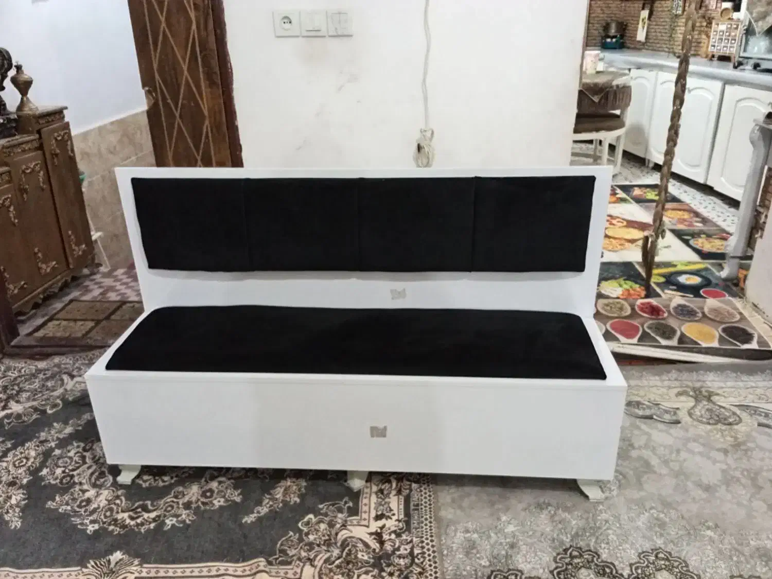 نیمکت|صندلی و نیمکت|تایباد, |دیوار