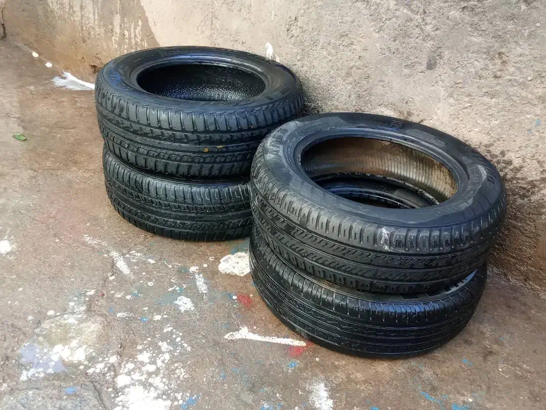 ۴تا لاستیک سمند و ۴۰۵ سالم ۴تا ۱تومن|قطعات یدکی و لوازم جانبی|مسجد سلیمان, |دیوار