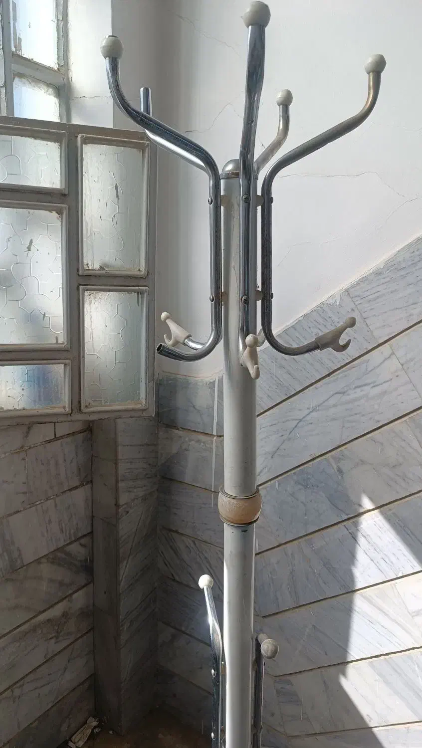 ساعت وچوب لباسی|ساعت دیواری و تزئینی|اراک, |دیوار