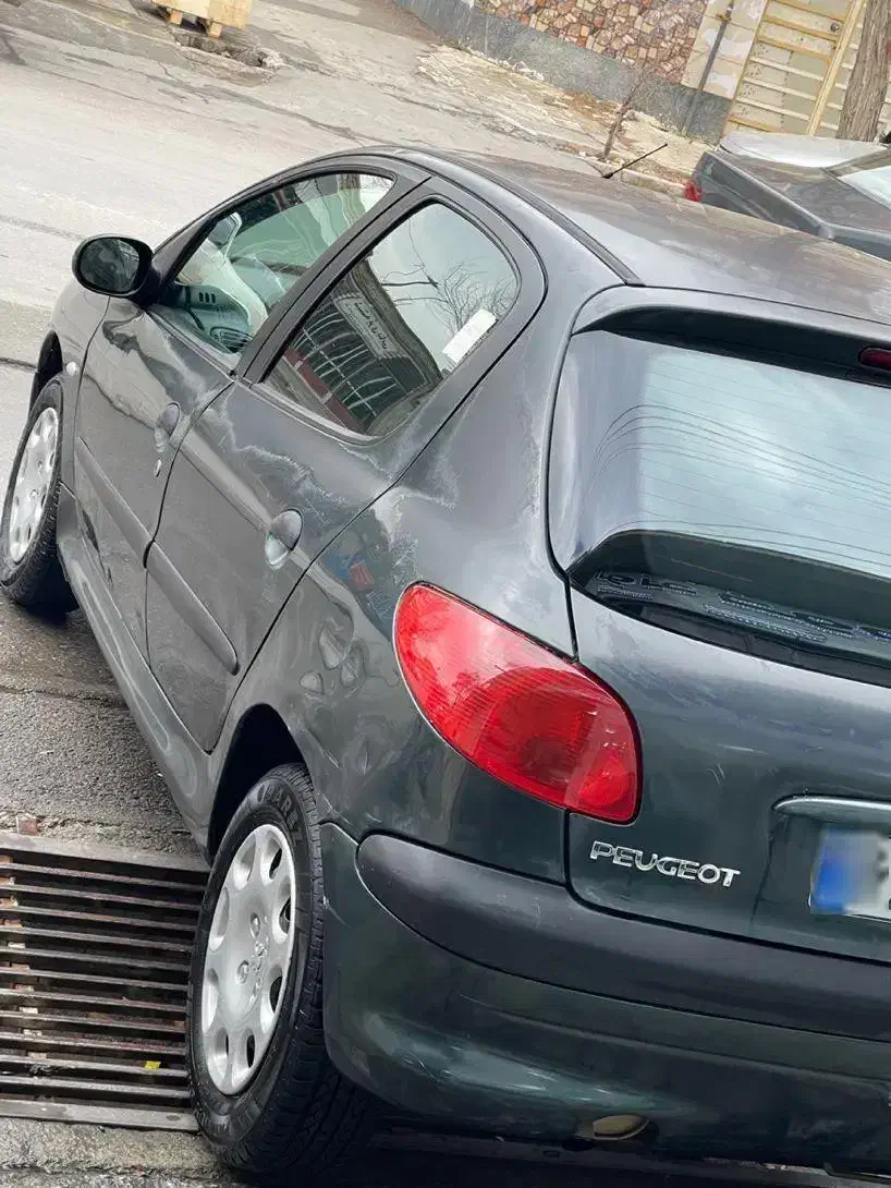 206|خودرو سواری و وانت|بروجن, |دیوار