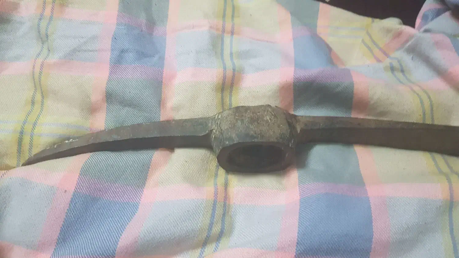 کلنگ ۴۰سال پیش|ابزارآلات|آزادشهر, |دیوار