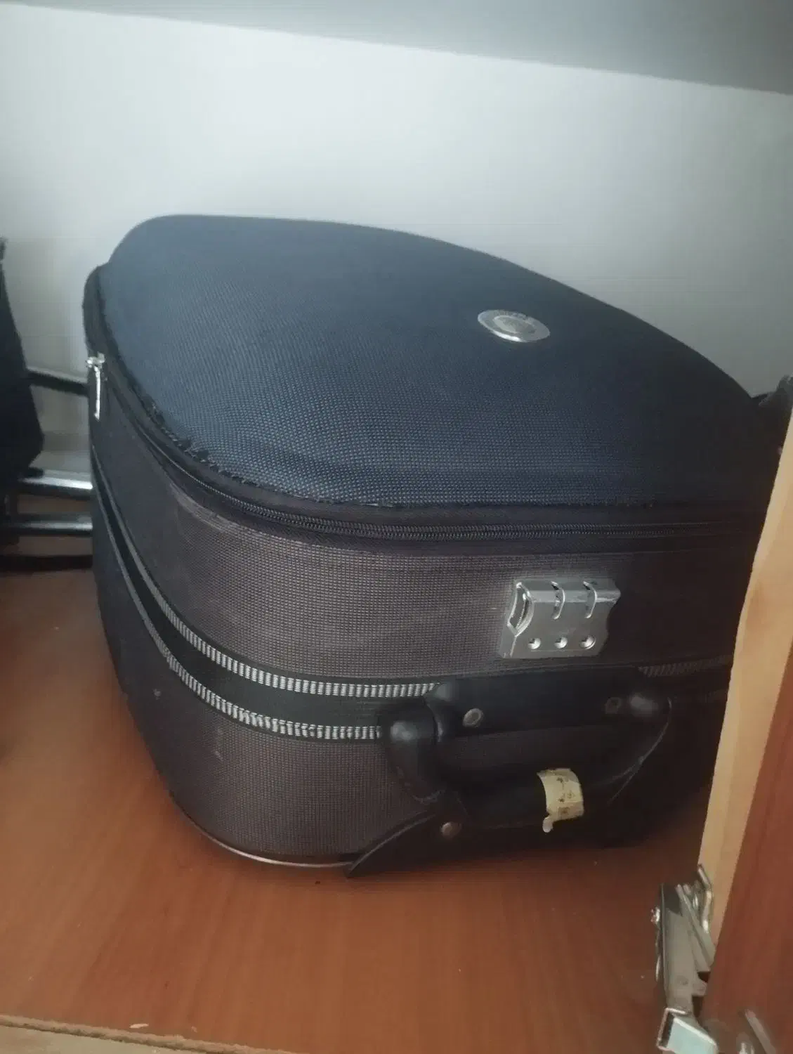 چمدان|کیف، کفش، کمربند|اهر, |دیوار