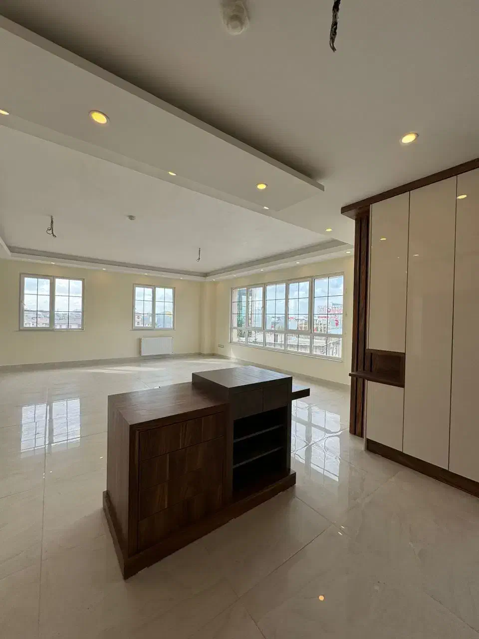 سه خواب روبروی هتل پامچال دوپارکینگ سندی|فروش آپارتمان|رشت, منظریه|دیوار