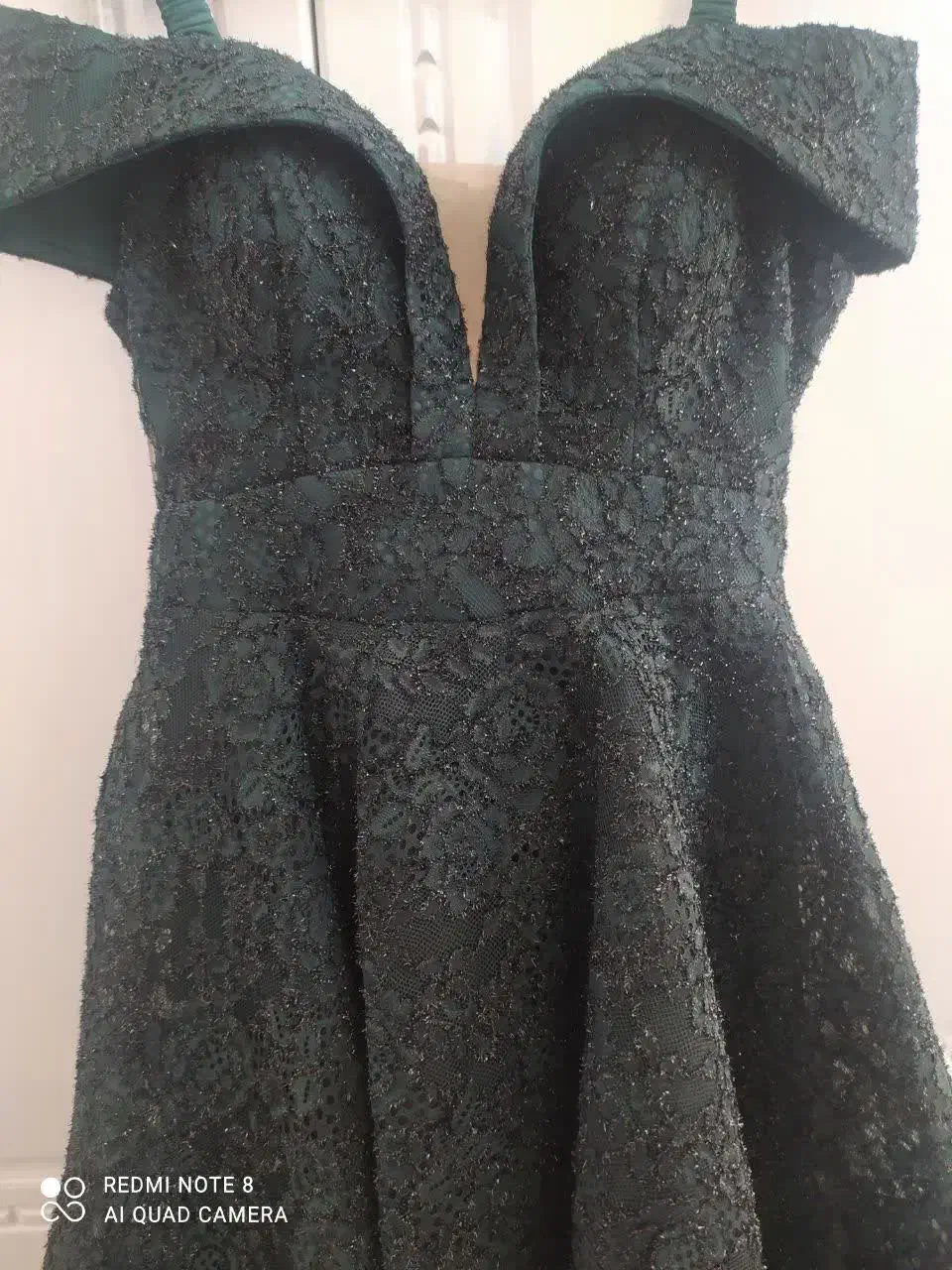 لباس مجلسی|لباس|قم, حکمت شمالی|دیوار