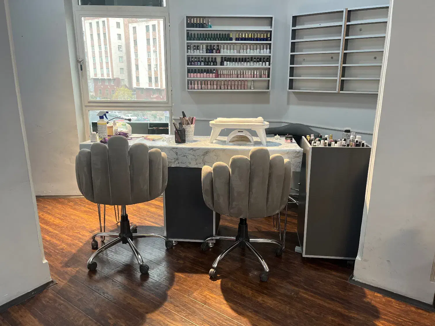 اجاره تخت و صندلی و اتاق|خدمات آرایشگری و زیبایی|تهران, آسمان|دیوار