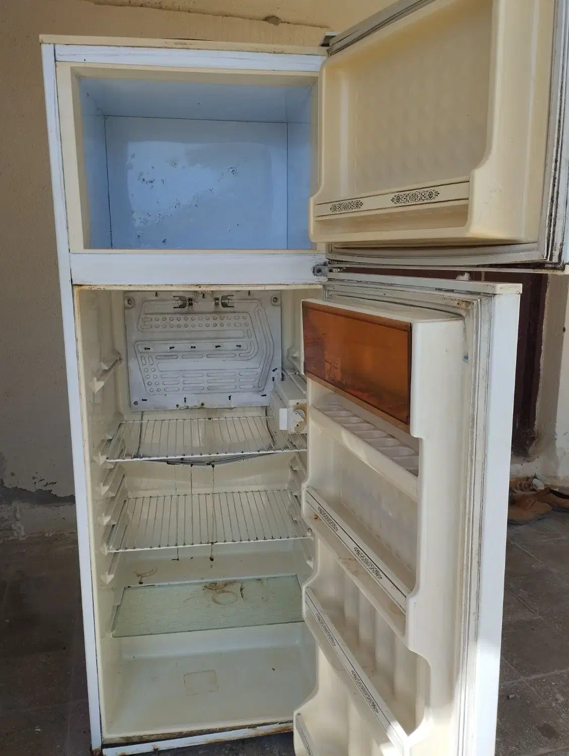 فروش یک دستگاه یخچال فریزر|یخچال و فریزر|کنارک, |دیوار