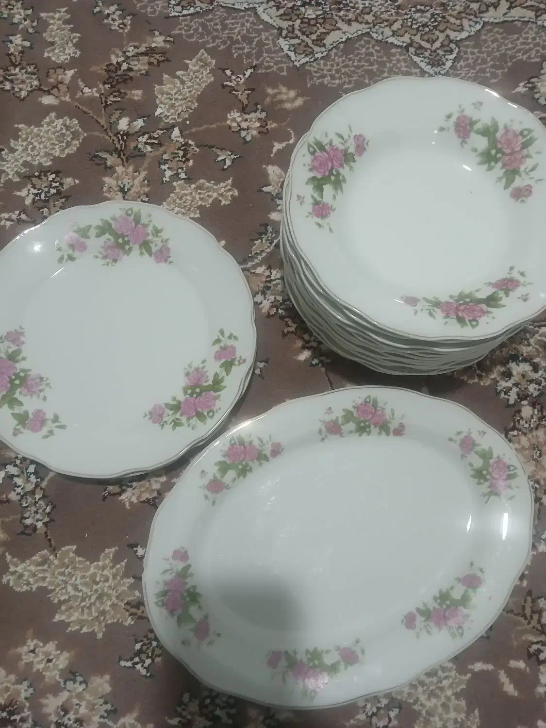 سلام مقداری وسیله آشپزخانه به فروش میرسد|ظروف سرو و پذیرایی|بروجرد, |دیوار