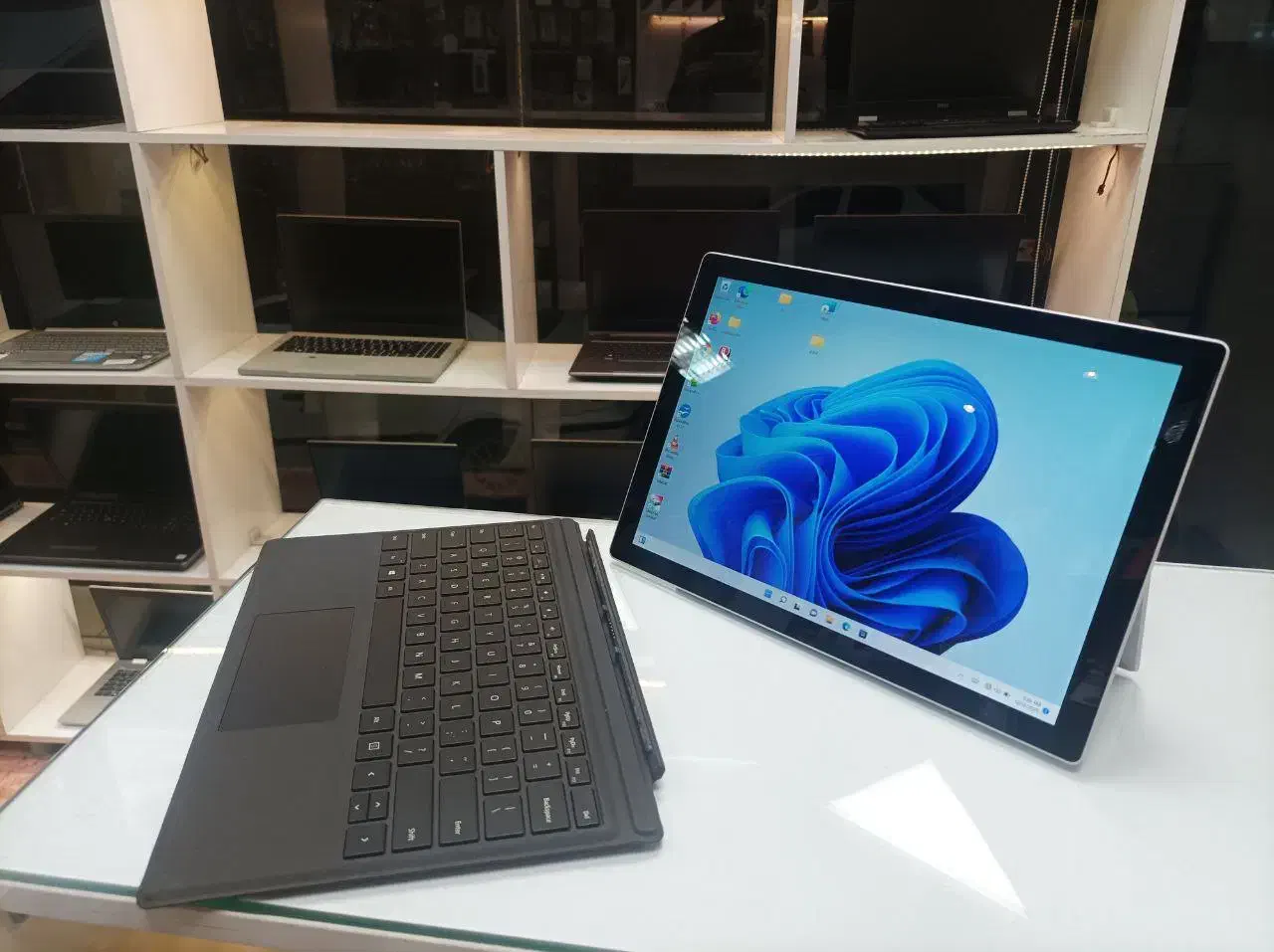 surface pro5         فروش اقساطی نوت بوک مثلث|رایانه همراه|سمنان, |دیوار