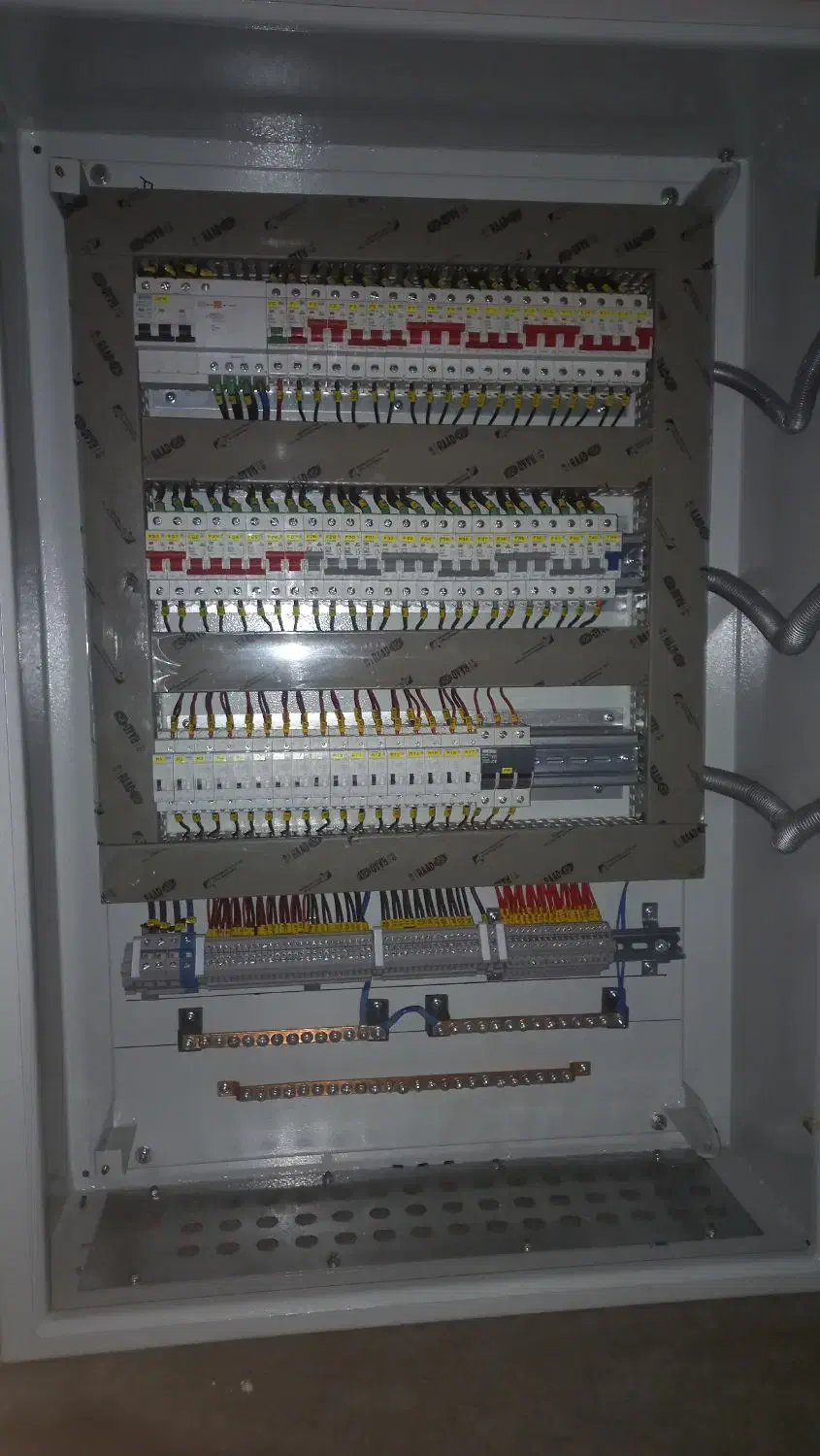 استخدام برق صنعتی نیروی ساده یا کار اموز|استخدام صنعتی، فنی، مهندسی|قیامدشت - خاورشهر, |دیوار