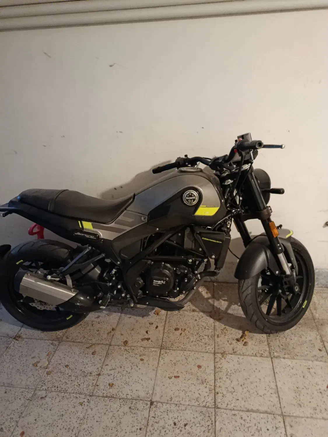 بنلی 250|موتورسیکلت|مشهد, کوه سنگی|دیوار