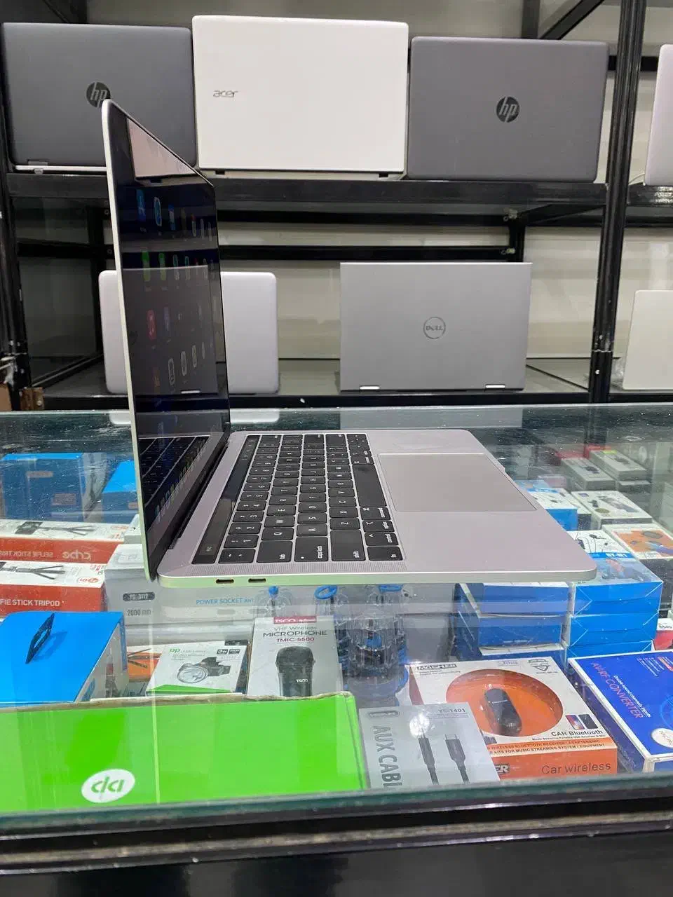 مک بوک پرو ۲۰۱۹ رم۱۶گیگi7گرافیک۴هارد۵۱۲|رایانه همراه|کرمان, |دیوار