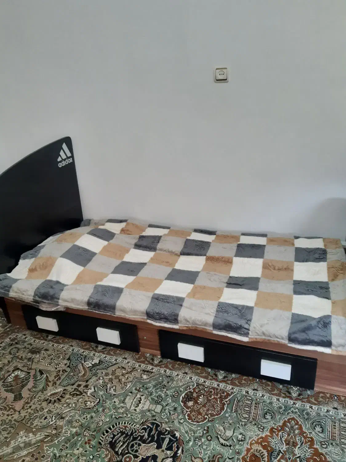 دو عدد تخت نوجوان|تخت و سرویس خواب|دماوند, دماوند|دیوار