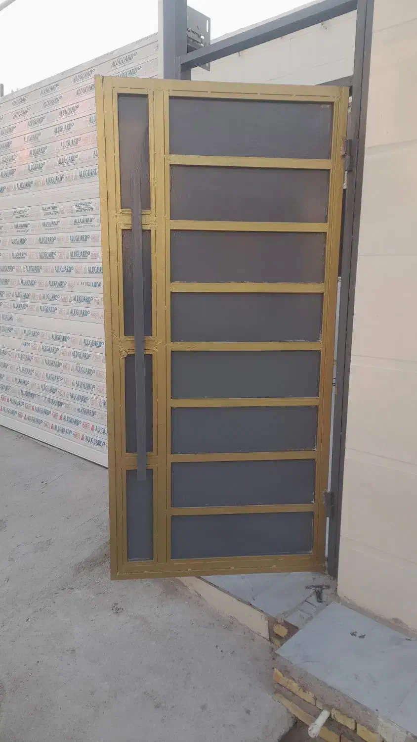 رنگ آمیزی ساختمان و در پنجره|خدمات پیشه و مهارت|خرم‌آباد, |دیوار